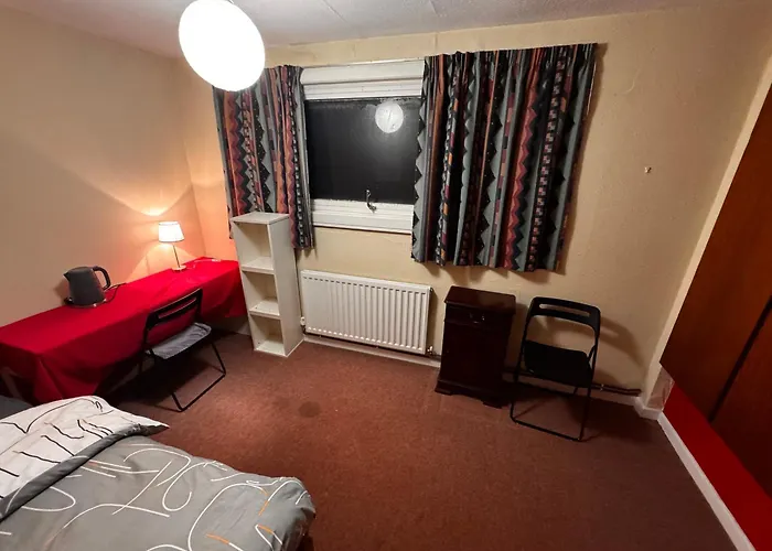Best Place Single Bedroom Close To Uni And Shopping Center & Free Parking